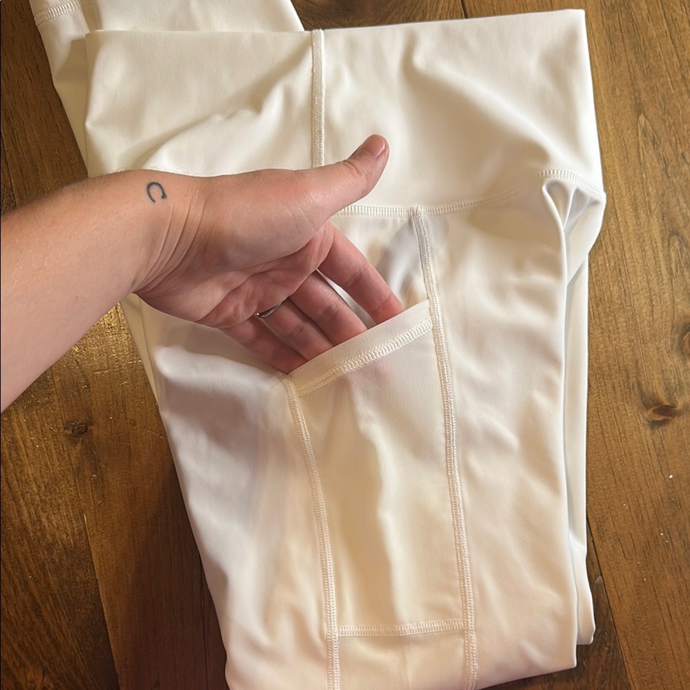 OFFLINE by Aerie Goals Mesh Leggings - White - Picture 5 of 7
